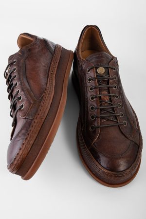 COLE-men-sneakers-trainers-cognac-brown-luxury-calf-leather-distressed-made-in-italyMID-TILTED_0381.jpg