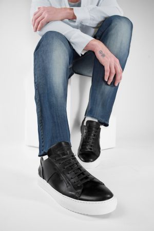 LF-SS24_04767AIblackblueshirt.jpg