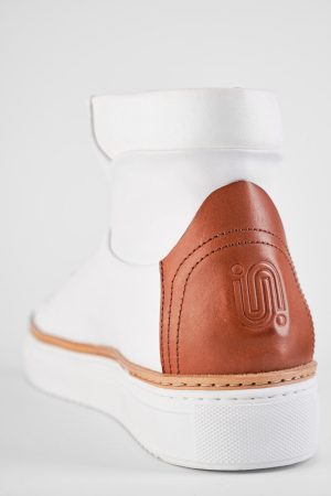 SOHO_men_sneakers-trainers-high_white-cognac-brown_luxury_calf-leather_patina-minimalist_made-in-italy9225.jpg