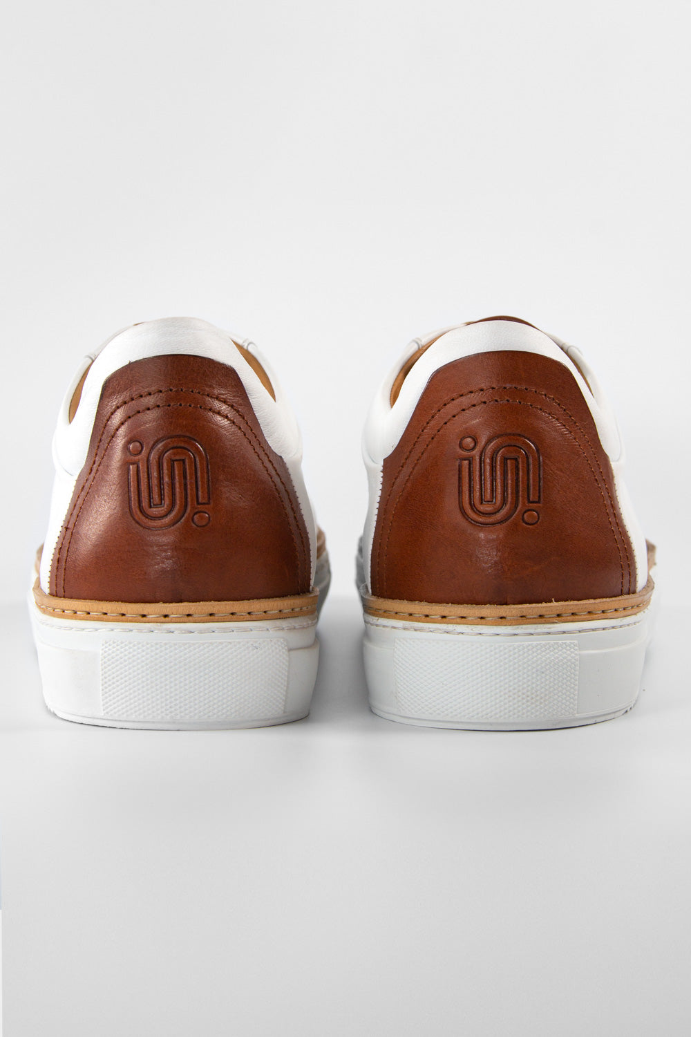 SOHO_men_sneakers-trainers-low_white-cognac-brown_luxury_calf-leather_patina-minimalist_made-in-italyIMG_0679.jpg