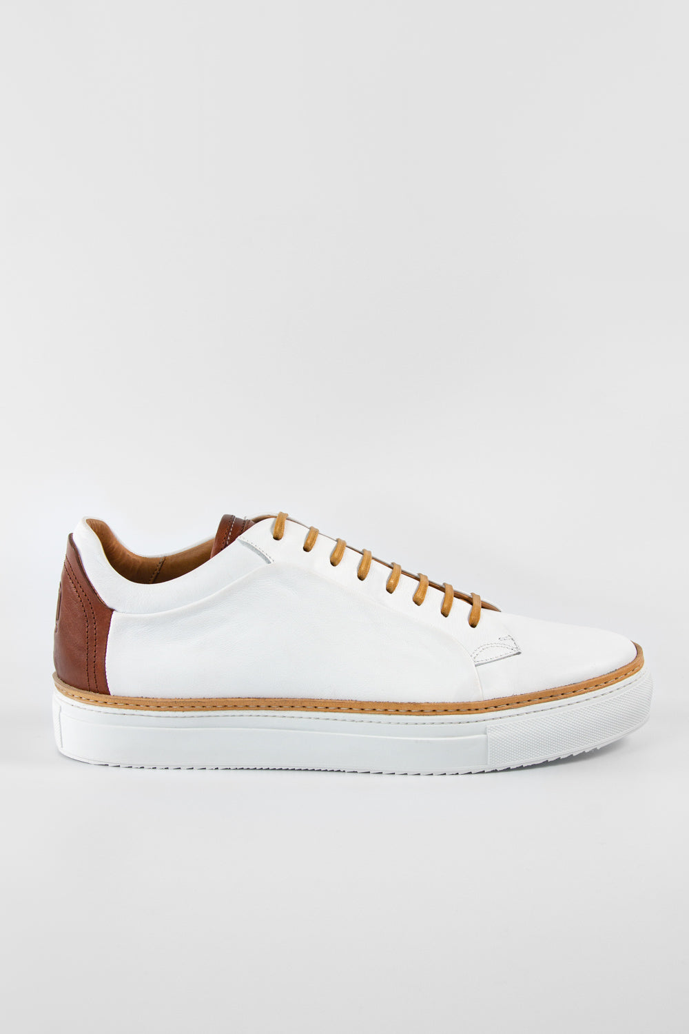 SOHO_men_sneakers-trainers-low_white-cognac-brown_luxury_calf-leather_patina-minimalist_made-in-italyIMG_0707.jpg
