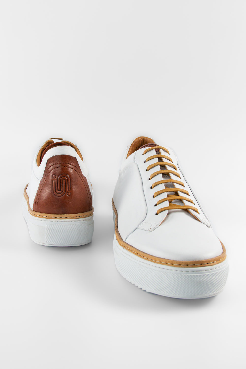 SOHO_men_sneakers-trainers-low_white-cognac-brown_luxury_calf-leather_patina-minimalist_made-in-italyIMG_0746.jpg